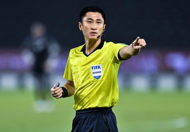 1635836355384055606.jpg 世界杯手机直播-马宁参加FIFA裁判研讨会 执法世界杯面临激烈竞争